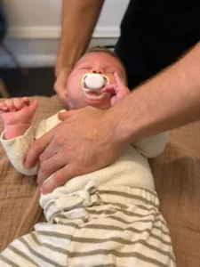 Behandling af baby hos Elitefys - Fysioterapi, Osteopati og Træning i København, Farum og Espergærde